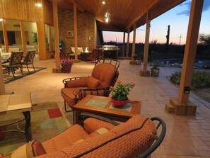 Terrace/patio - Rancho Venado Tucson, One of a kind, spiritual desert oasis in NE Tucson (Tucson)
