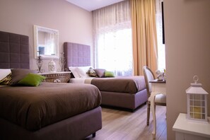 Deluxe Twin Room, 2 Twin Beds (Spargi e Budelli) | Egyptian cotton sheets, premium bedding, down comforters - Relais Villa Italia (Rome)