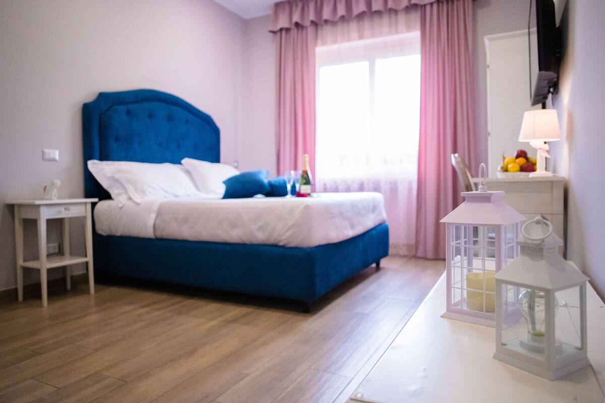 Luxury Quadruple Room (Tropea) | Egyptian cotton sheets, premium bedding, down comforters
