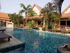 Utomhuspool