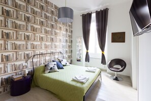 Premium bedding, down comforters, minibar, in-room safe - La Casa dei Treni Affittacamere (La Spezia)