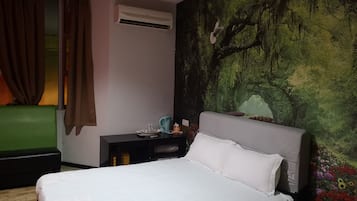 Desk, soundproofing, iron/ironing board, free WiFi