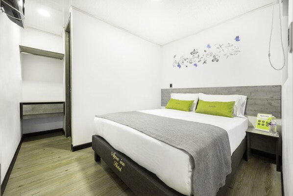 标准双人房, 私人浴室 | 1 多间卧室、高档床上用品、笔记本电脑工作区、免费 WiFi