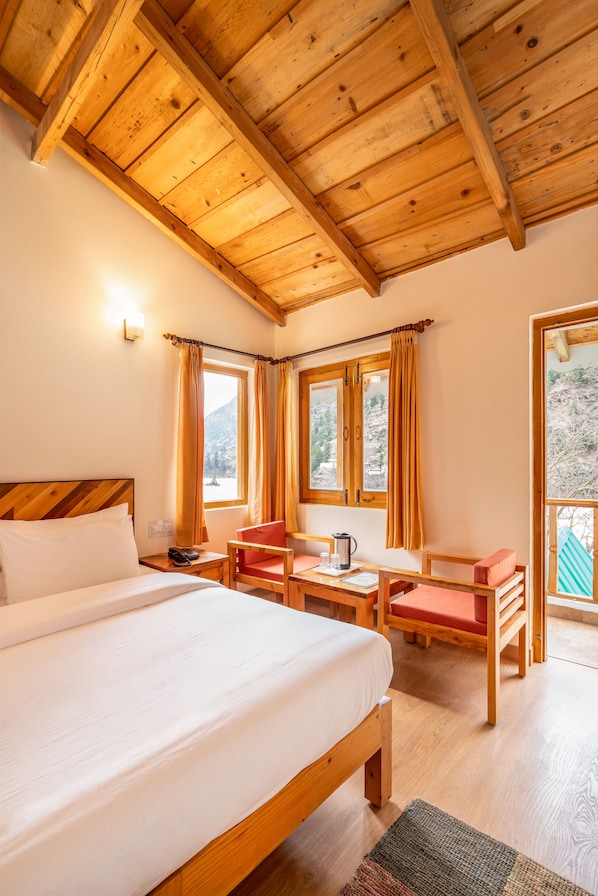 Habitación Premium | Decoración personalizada, muebles diferentes y ropa de cama 