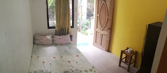Guanna's Place Room and Resto Bar