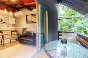 Viktory 201 Apartment With Balcony | Balcon