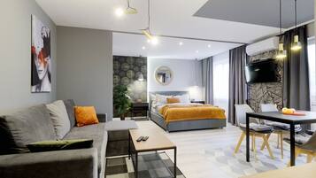 Signature Studio Suite, 1 Bedroom (17 Lesya Ukrainka street) | Premium bedding, iron/ironing board, free WiFi, bed sheets