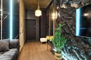 Luxe studio suite, 1 kingsize bed | Luxe beddengoed, een strijkplank/strijkijzer, gratis wifi, beddengoed