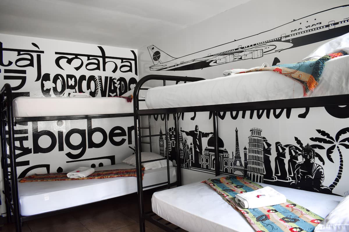Classic Quadruple Room | WiFi (free), bed sheets
