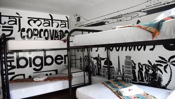 Habitación cuádruple clásica | Wifi gratis y ropa de cama