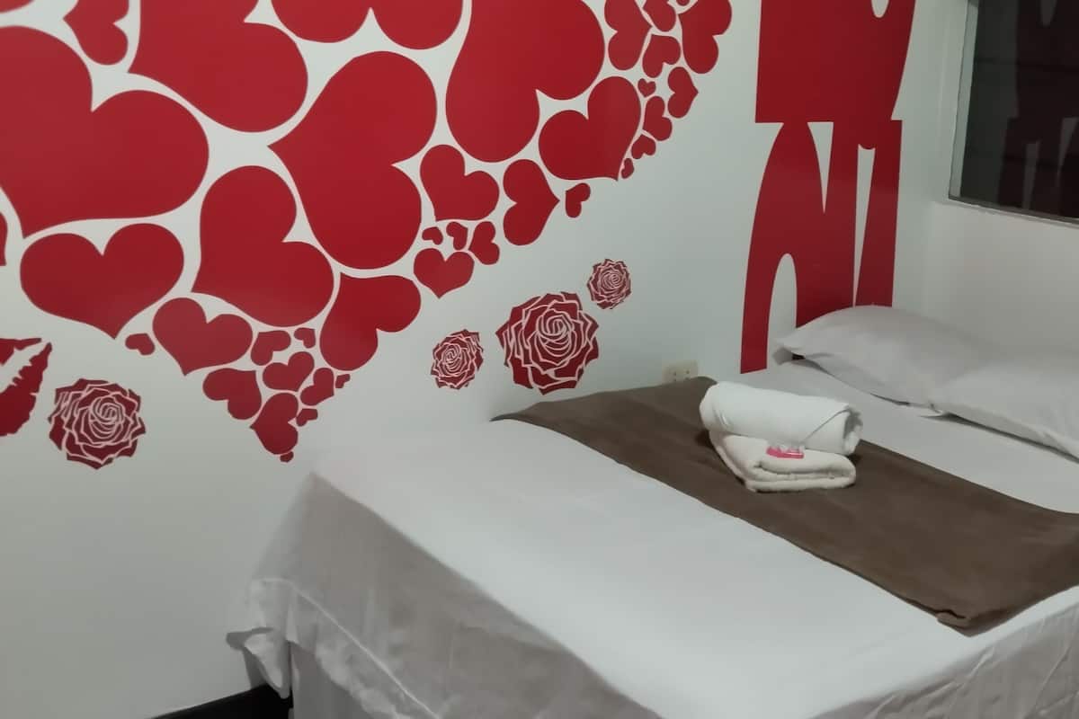 Standard Triple Room, 1 Bedroom, Ensuite | Free WiFi, bed sheets