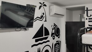 Habitació quàdruple clàssica | Wifi gratuïta i roba de llit 