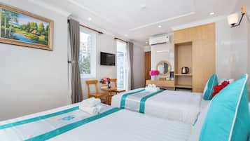 Standard Twin Room | Minibar, desk, soundproofing, free WiFi