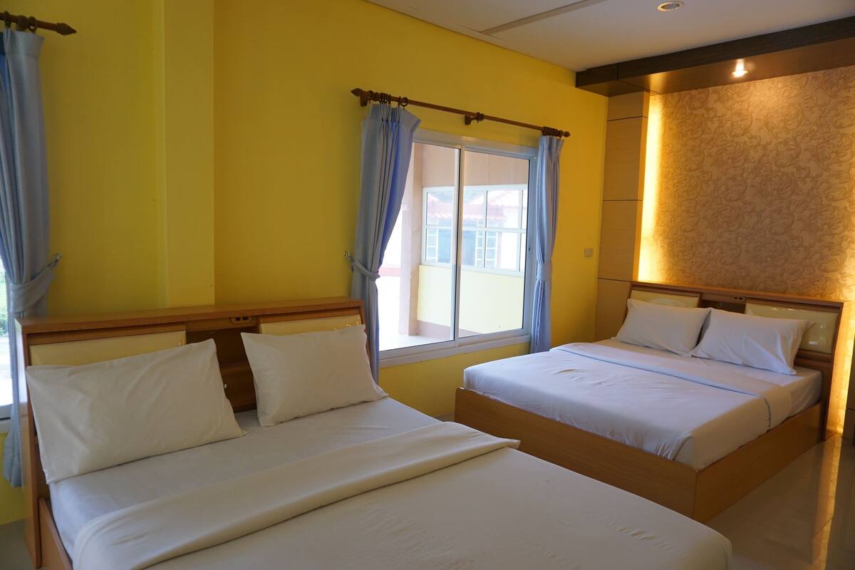Standard Room for 6 People | WiFi (free)
