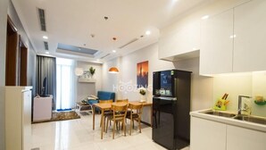 Coffee/tea maker, full-size fridge, microwave, stovetop - The Nice Arrival (Ho Chi Minh City)