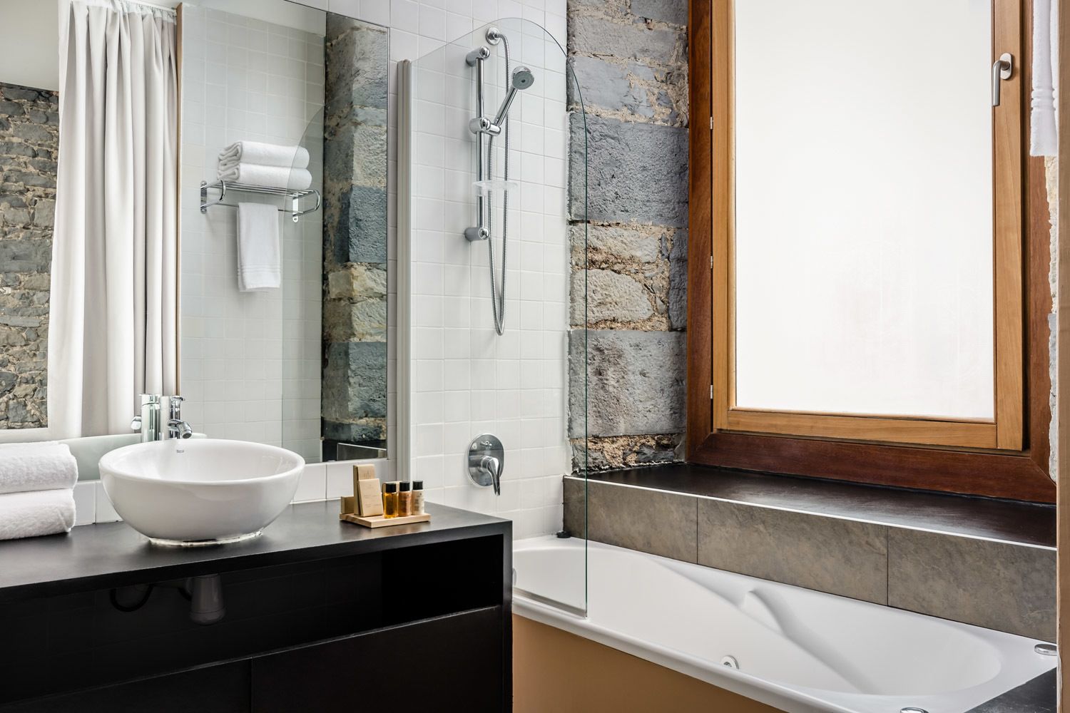 superior double room | bathroom | free toiletries, hair dryer, towels