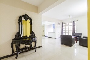 Khu tiếp khách ở sảnh