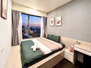 Apartment, 2 Schlafzimmer | Zimmersafe, individuell dekoriert, individuell eingerichtet