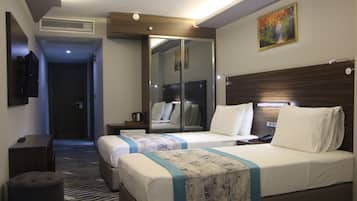 Deluxe Twin Room | Egyptian cotton sheets, premium bedding, minibar, in-room safe