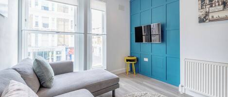 Executive-huoneisto, 2 makuuhuonetta | Yksilöllisesti kalustettu, työpöytä, pimennysverhot, äänieristys