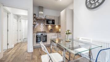 Appartement Deluxe, 2 chambres | Coin séjour