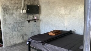 مكتب ومساحة عمل للكمبيوتر المحمول وواي فاي مجانًا