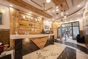 Reception - FabHotel Hindustan Deluxe (New Delhi)