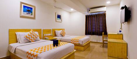 Deluxe Double Room, 1 Queen Bed, Accessible | Premium bedding, desk, wheelchair access