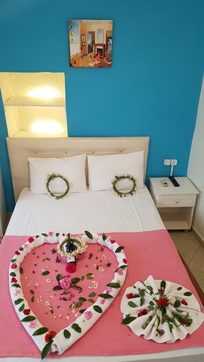 Standard Double Room, Non Smoking | Blackout curtains, free WiFi - Assos Dr No Pansiyon (Ayvacik)