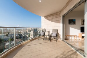 Exterior - Luminous & Modern. Sea View and Parking (Bat Yam)