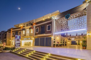 المنشأة من الخارج