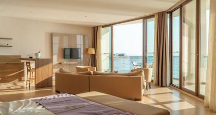 Ladies Beach Suite Hotel