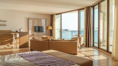 Ladies Beach Suite Hotel