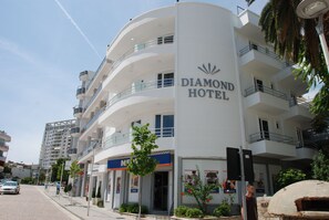 Fachada de la propiedad