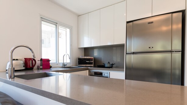 Apartamento clásico, 3 habitaciones | Cocina privada | Cafetera o tetera, frigorífico, microondas y horno