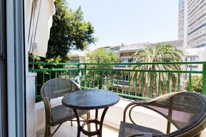 Terrace/patio - Comfort Family Apartment near Beach by FeelHome (Tel Aviv)