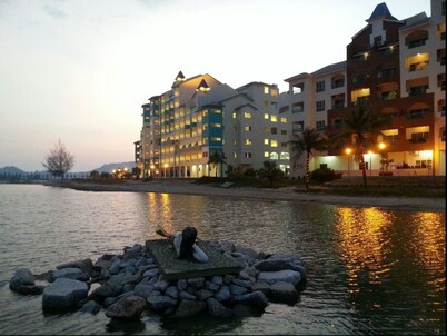 Marina Island Apartment
