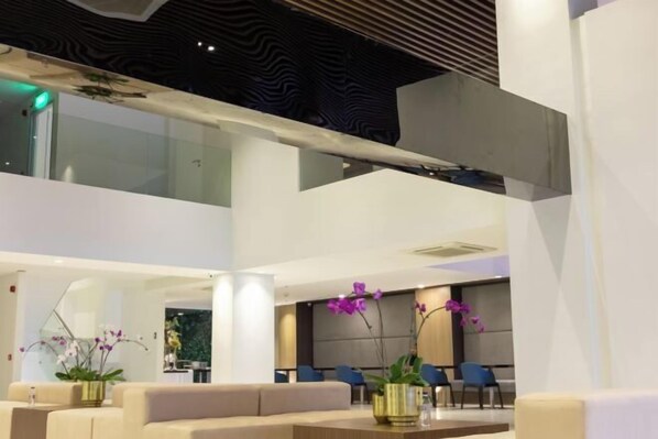 Interior - Ramada Encore Makati (Makati City)