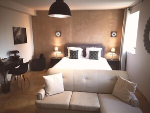 Premium bedding, minibar, in-room safe, laptop workspace - Hôtel du Couvent (Vagnas)