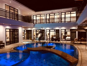 Outdoor pool - White Breeze Palawan Boutique Hotel (Puerto Princesa)