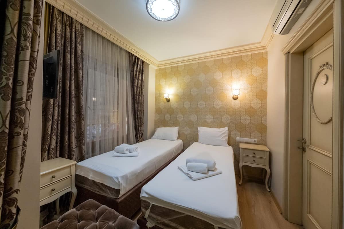Schallisolierte Zimmer, kostenloses WLAN, Bettwäsche