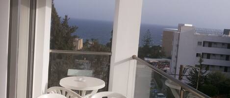 Deluxe Apartment | Balcony