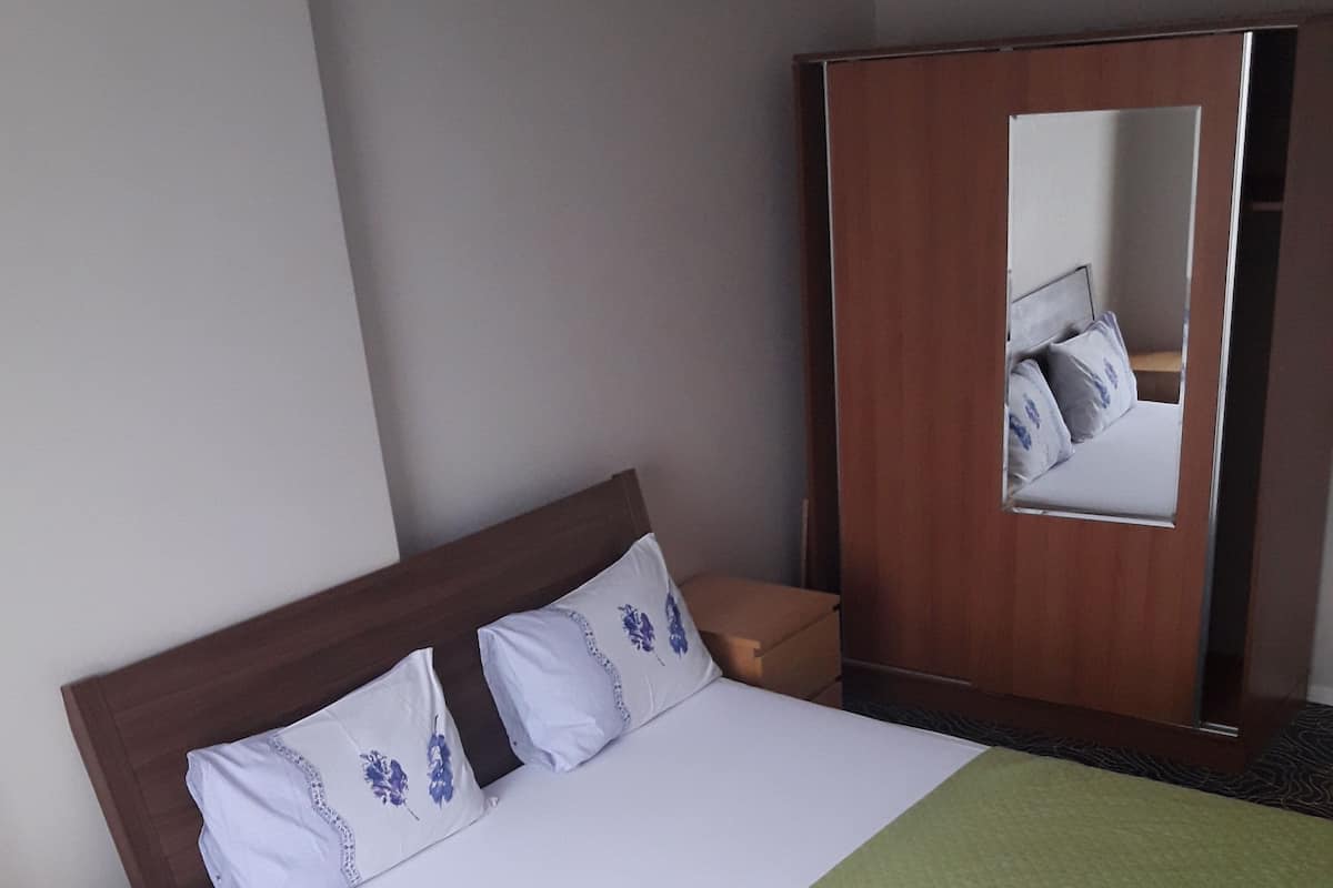 Studio Suite, 1 King Bed, Non Smoking | 1 bedroom, premium bedding, individually decorated