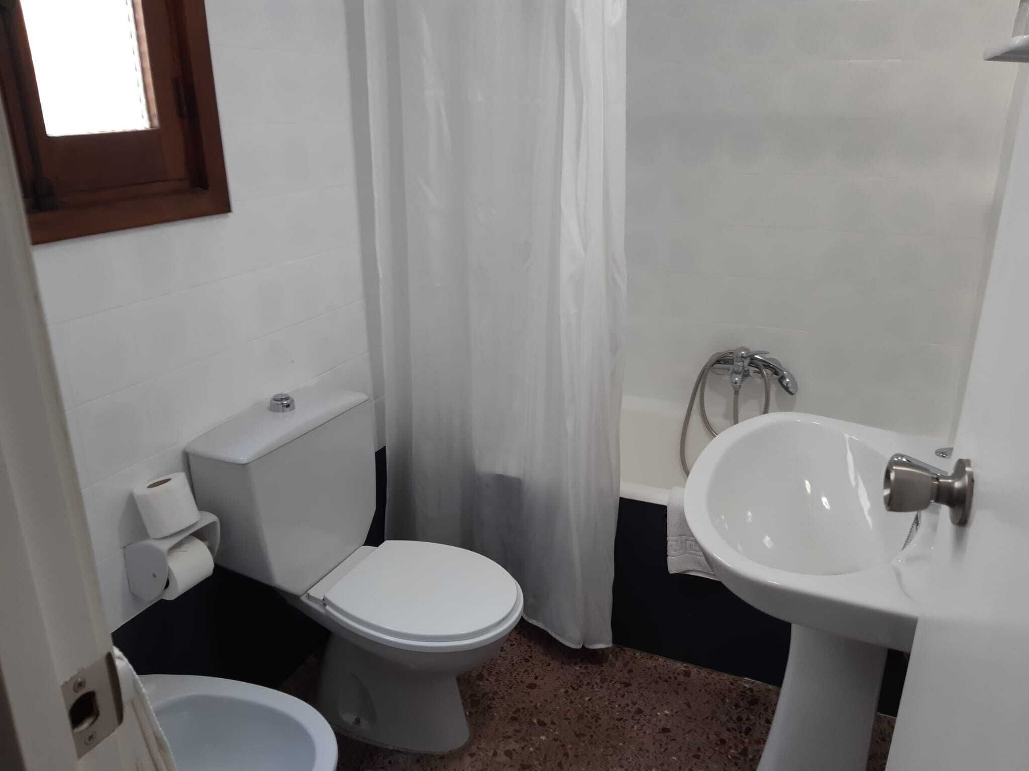 double or twin room | bathroom | bathtub, free toiletries, bidet, towels