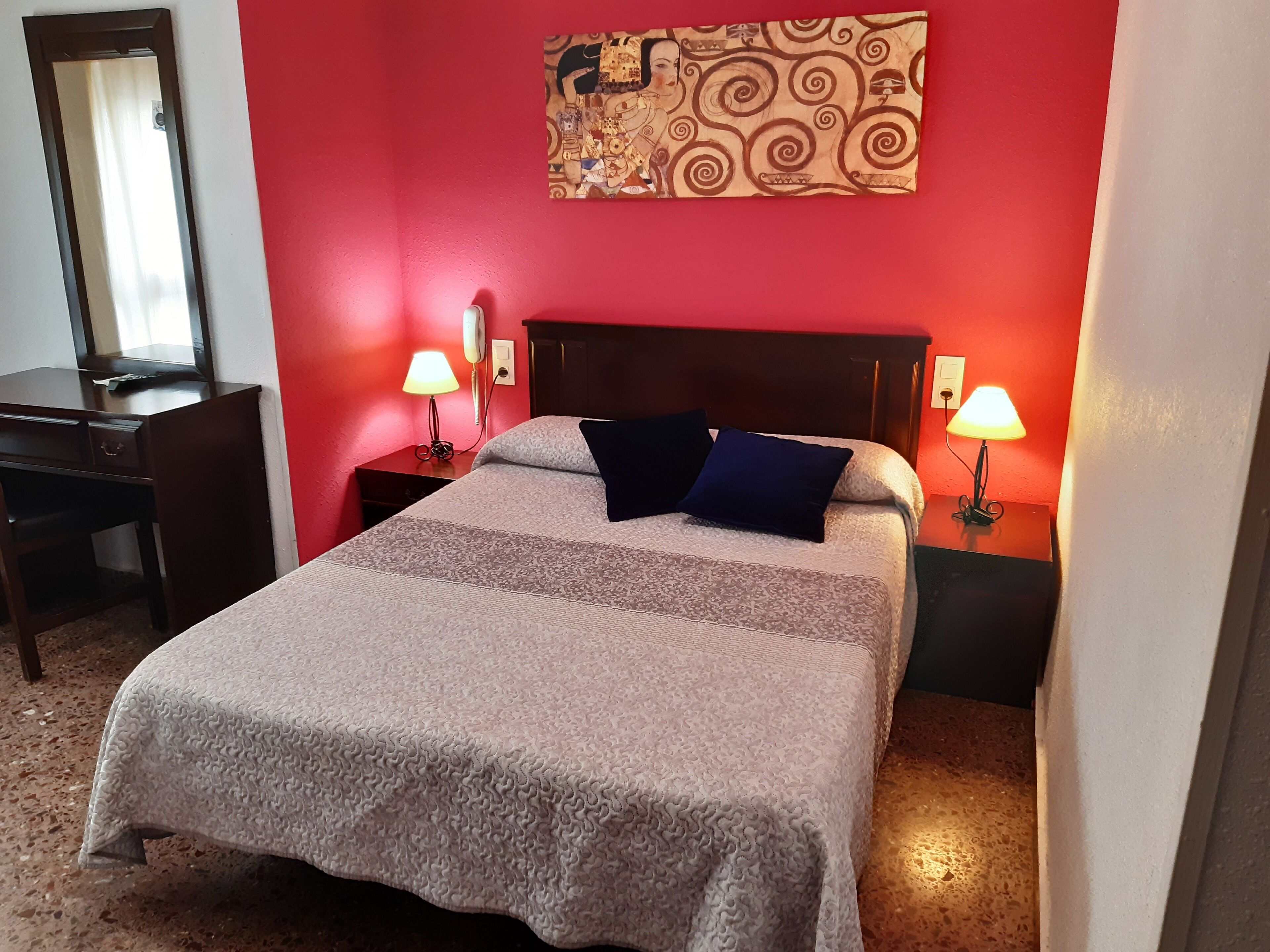 double or twin room | desk, free cots/infant beds, free wifi, bed sheets