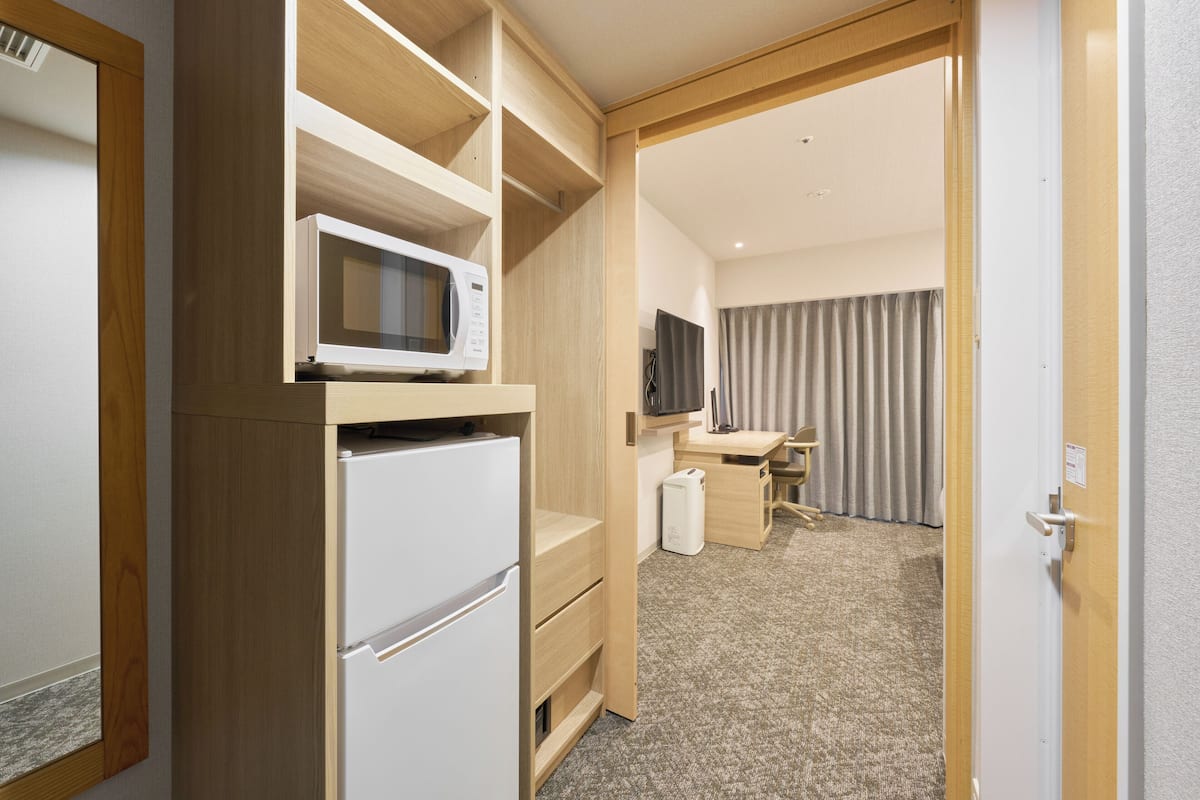 superior double room, 1 king bed, non smoking (24sqm) | desk, free wifi, bed sheets