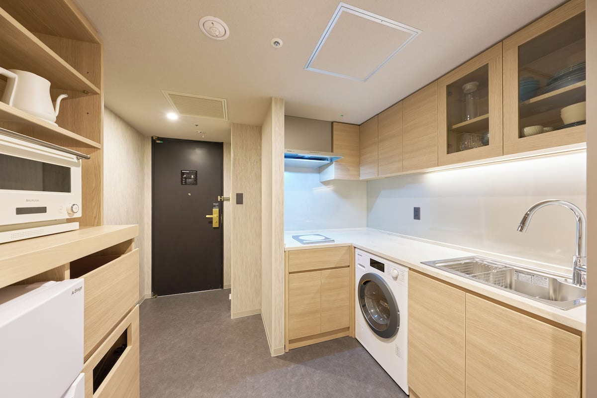 fridge, electric kettle