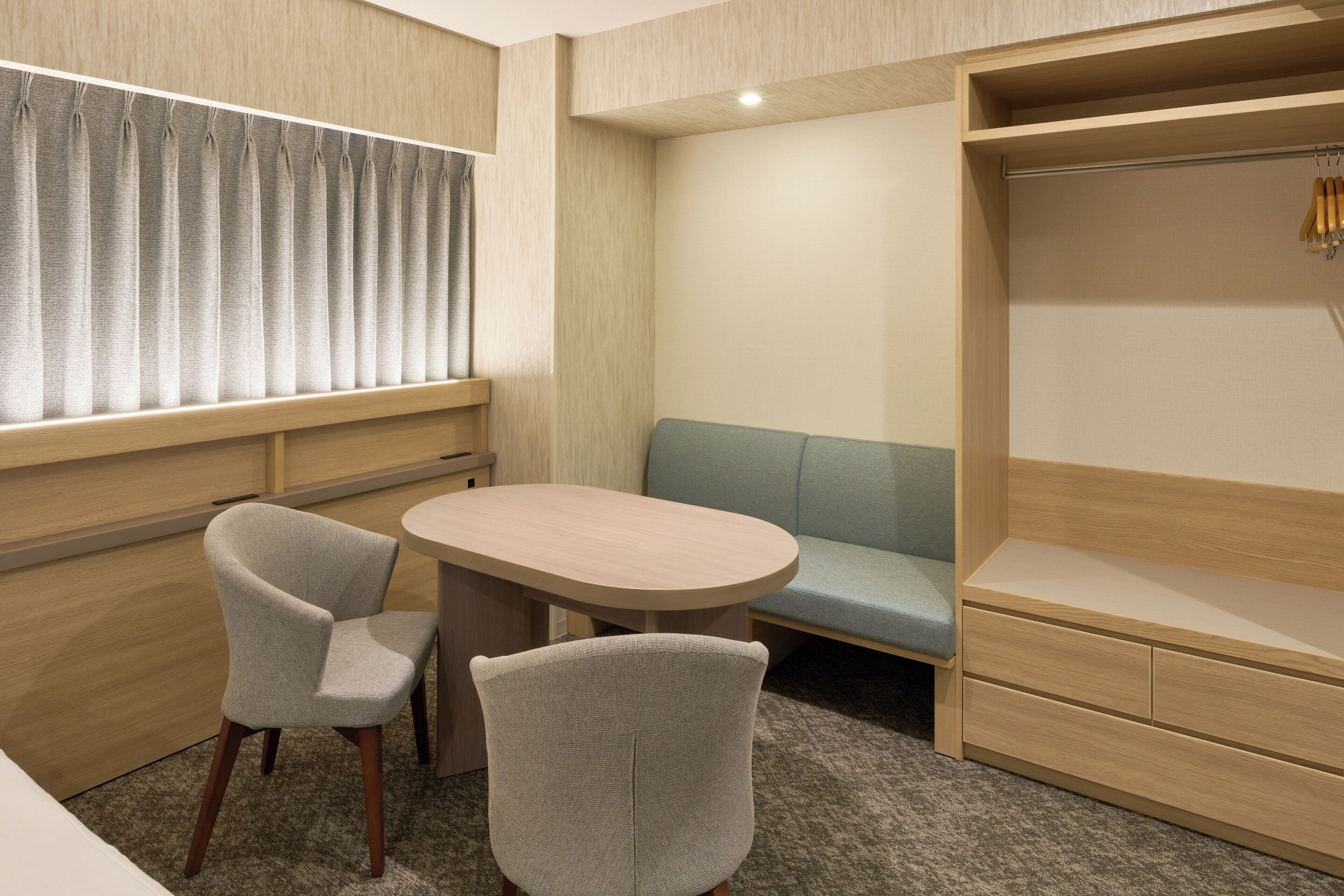 Desk, free WiFi, bed sheets