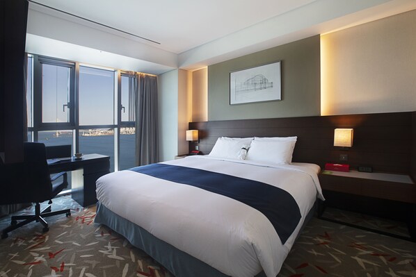 1 bedroom, premium bedding, down duvets, memory-foam beds