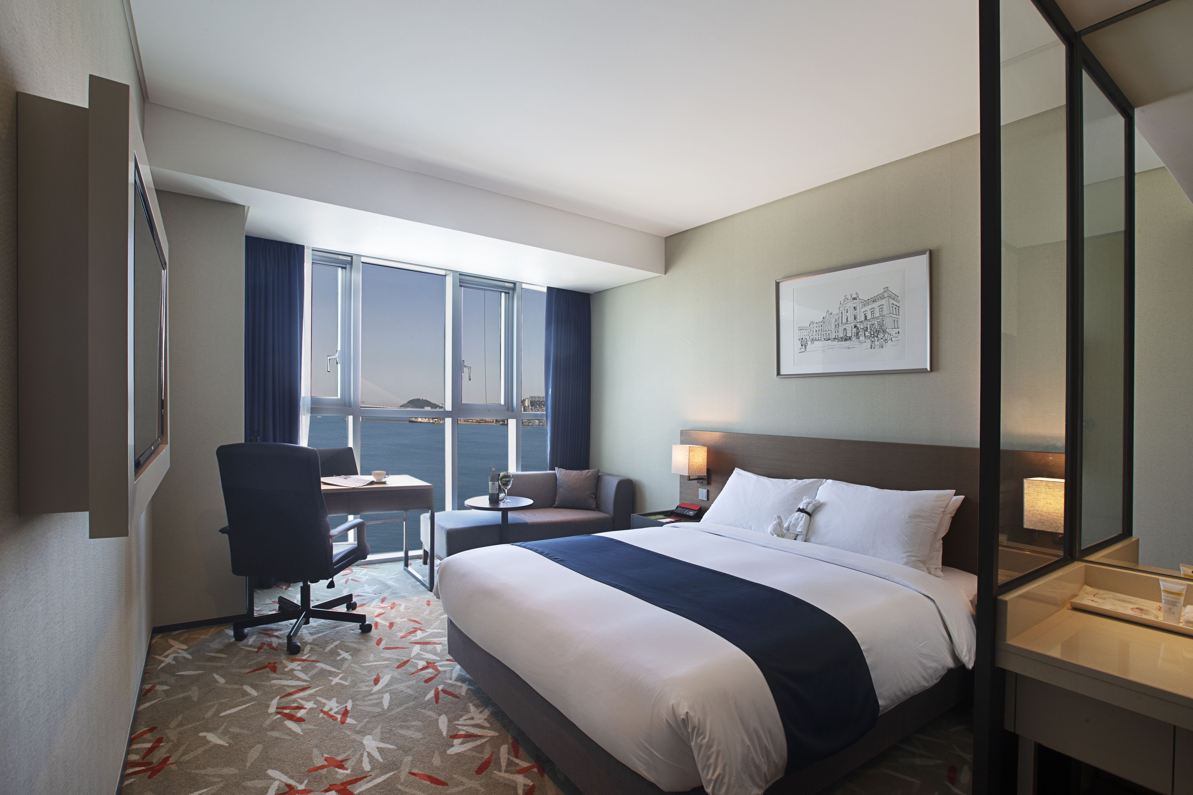 1 bedroom, premium bedding, down comforters, memory foam beds